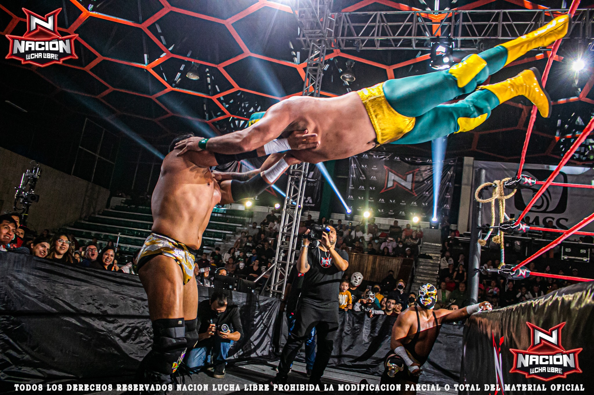 Vuelo al vacío – Nación Lucha Libre